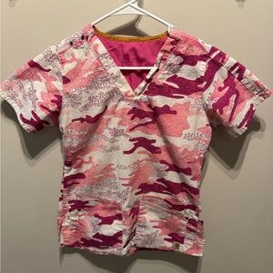 Carhartt Pink Camo Short Sleeve Scrub Top XS